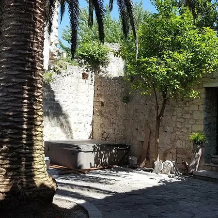 Cindro House Villa