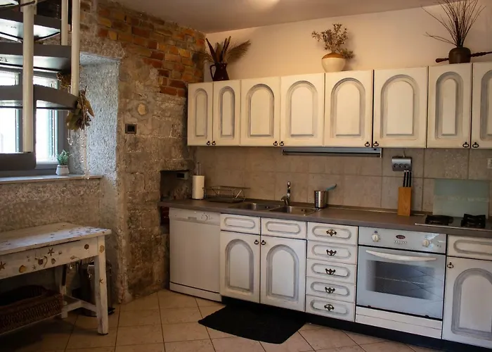 Cindro House Villa